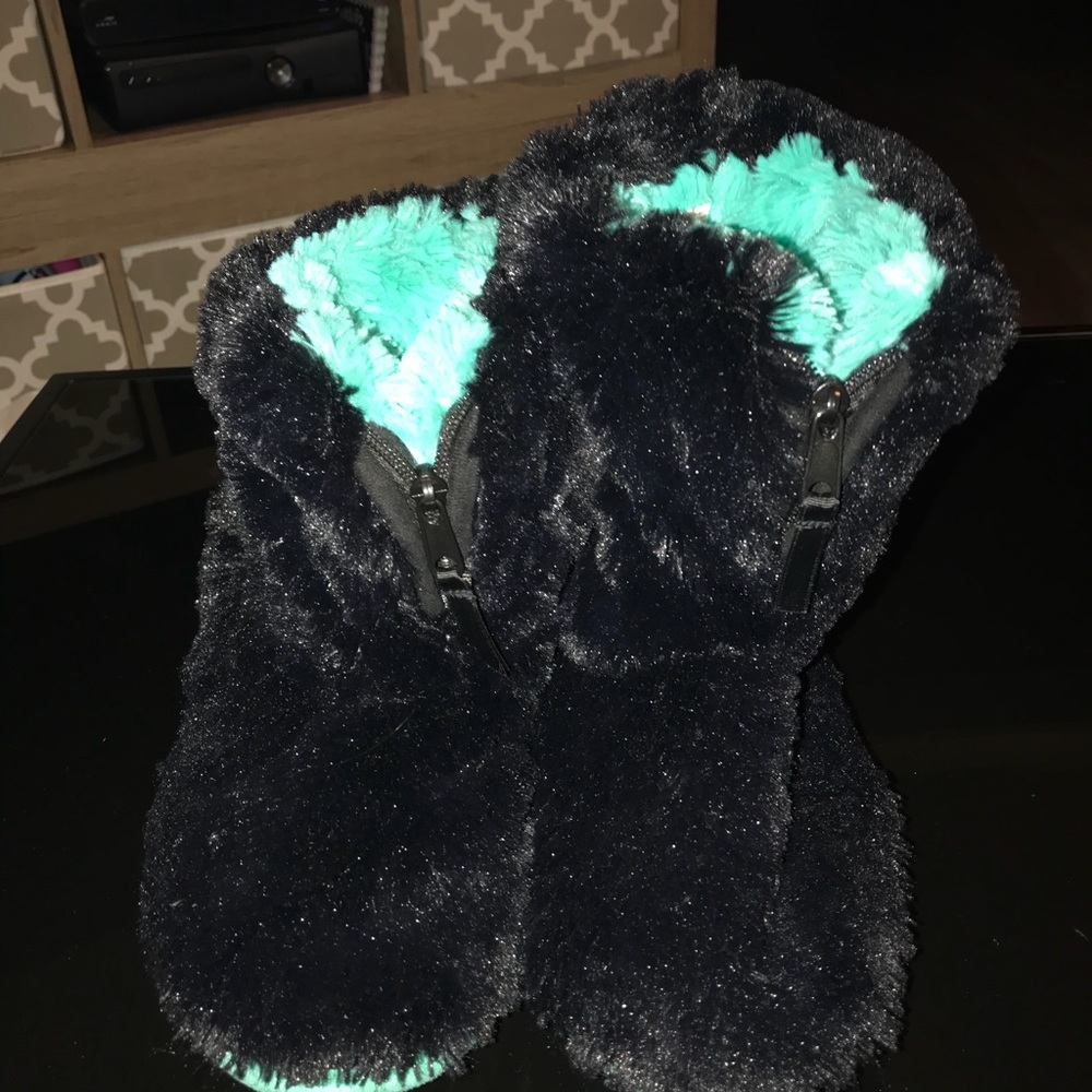 Bedroom shoes/fuzzy shoes
